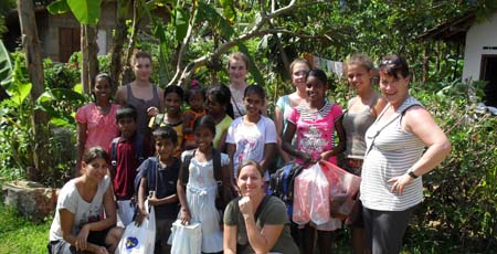 Christina Raasch, Yula Ritter, Lara Breuer, Maxime Shakir – Hikkaduwa, Sri Lanka